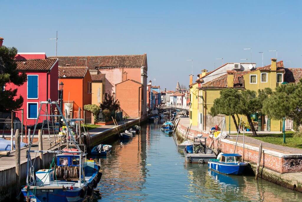 colored houses of Burano 