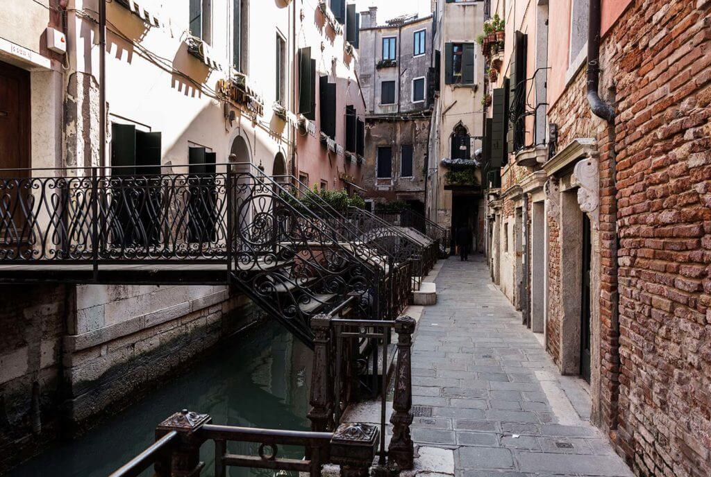 bridges in venice